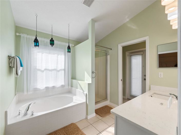 Image No.20-4 Bed Property for sale