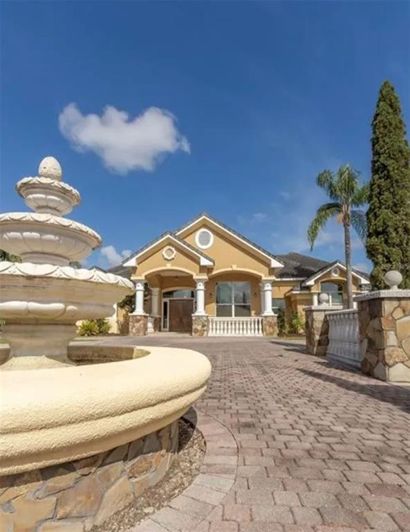 Image No.13-5 Bed Property for sale