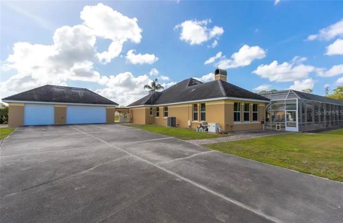 Image No.15-5 Bed Property for sale