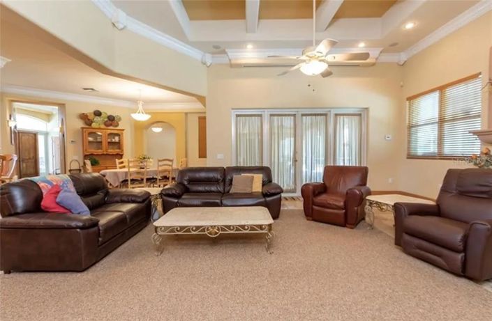 Image No.16-5 Bed Property for sale