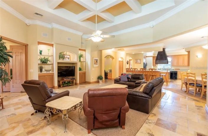 Image No.17-5 Bed Property for sale