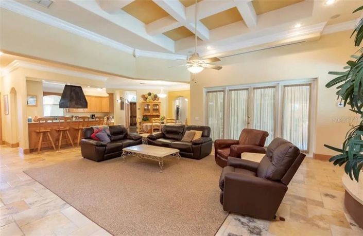 Image No.18-5 Bed Property for sale