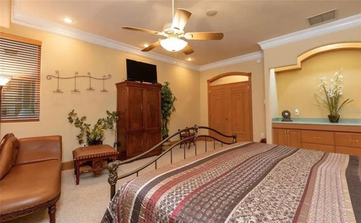 Image No.25-5 Bed Property for sale