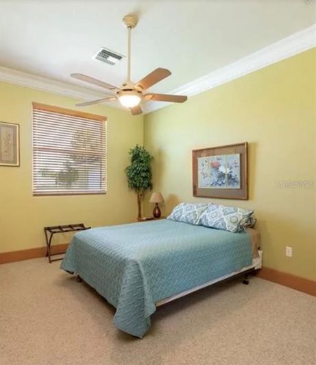 Image No.28-5 Bed Property for sale