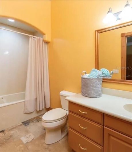 Image No.29-5 Bed Property for sale