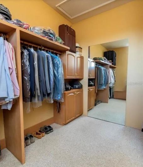 Image No.34-5 Bed Property for sale