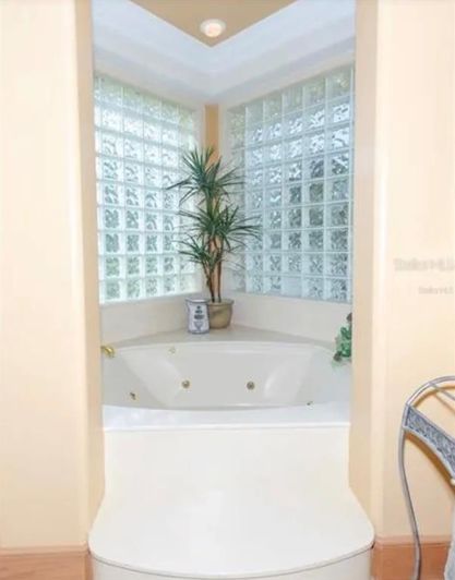 Image No.37-5 Bed Property for sale