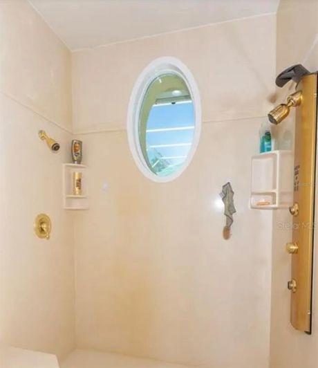 Image No.39-5 Bed Property for sale