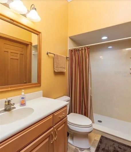 Image No.44-5 Bed Property for sale