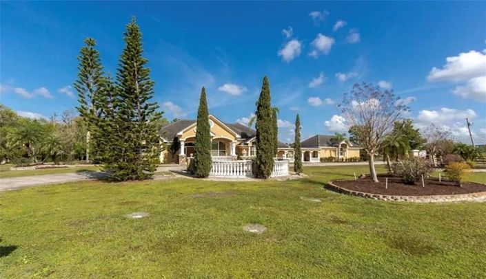 Image No.6-5 Bed Property for sale