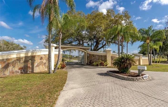 Image No.9-5 Bed Property for sale