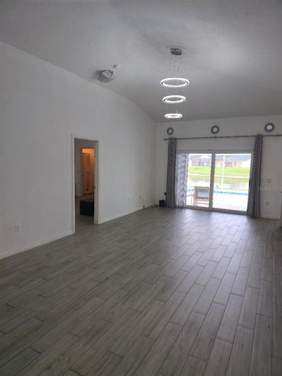 Image No.9-3 Bed Property for sale