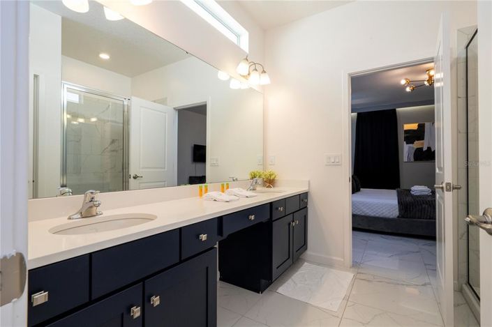 Image No.14-9 Bed Property for sale