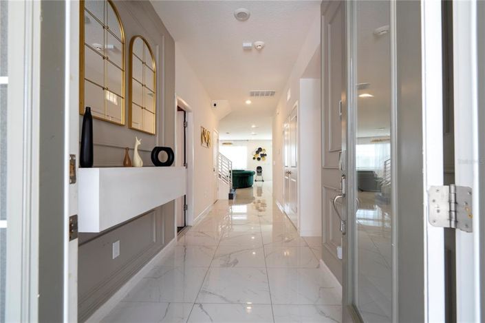 Image No.4-9 Bed Property for sale