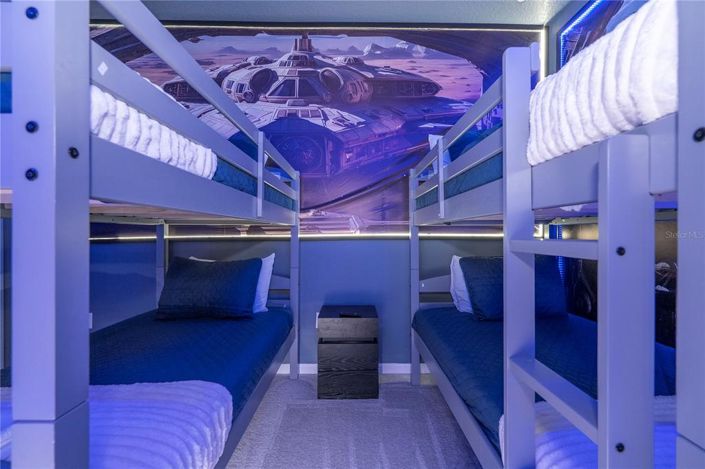 Image No.40-9 Bed Property for sale