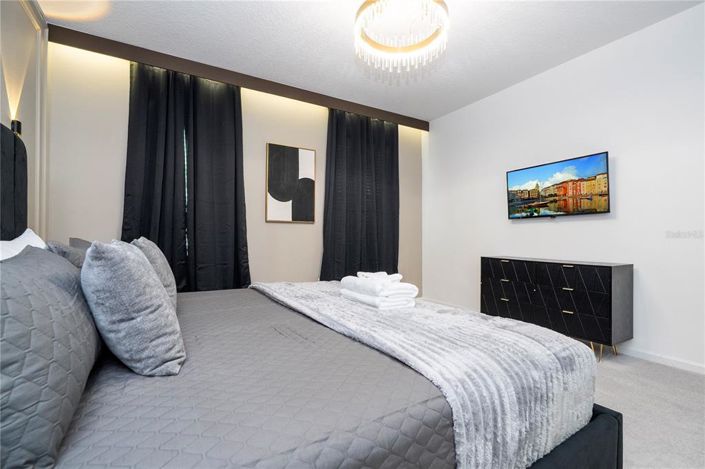 Image No.56-9 Bed Property for sale