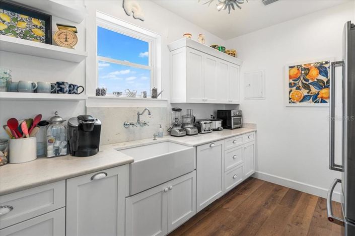 Image No.11-4 Bed Property for sale