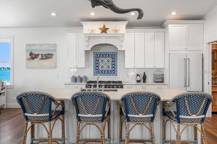 Image No.7-4 Bed Property for sale