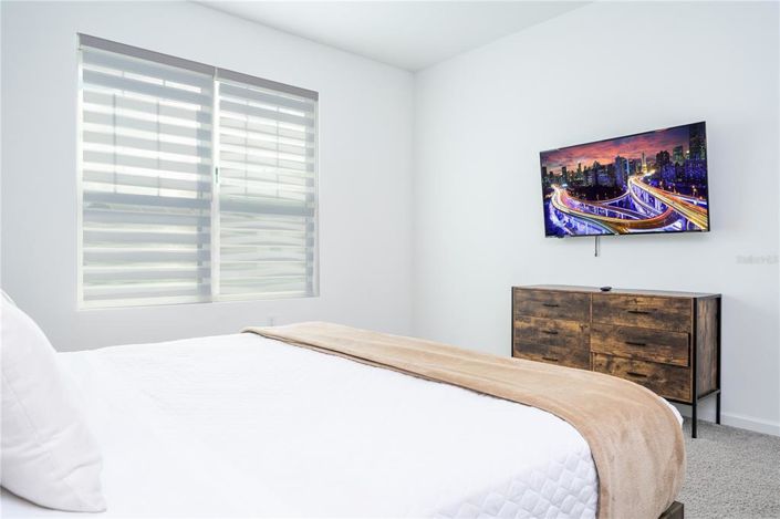 Image No.10-6 Bed Property for sale