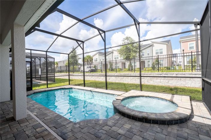 Image No.24-6 Bed Property for sale