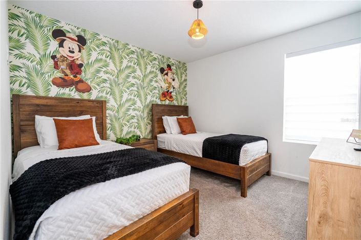 Image No.63-6 Bed Property for sale