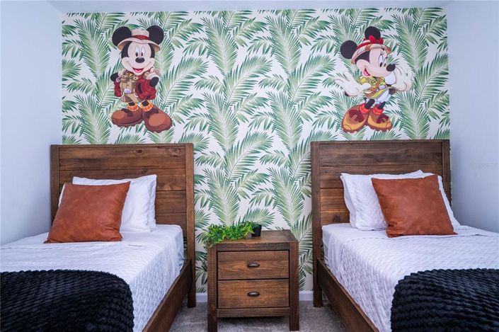 Image No.64-6 Bed Property for sale