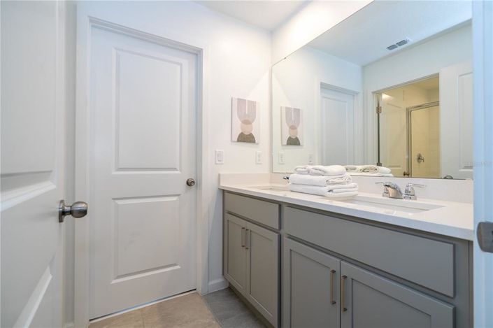 Image No.67-6 Bed Property for sale