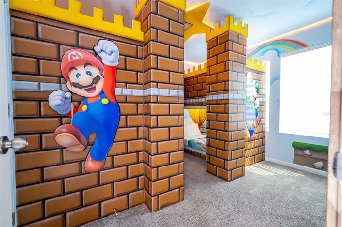 Image No.70-6 Bed Property for sale