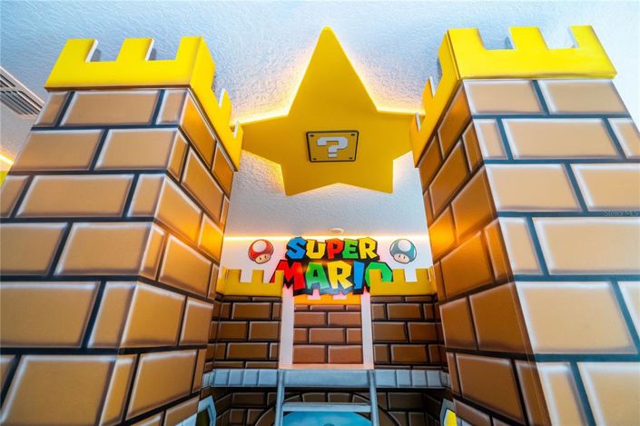 Image No.72-6 Bed Property for sale