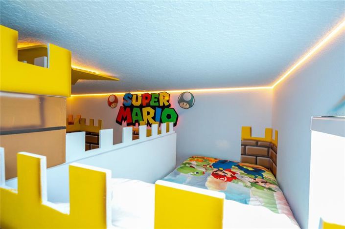 Image No.75-6 Bed Property for sale