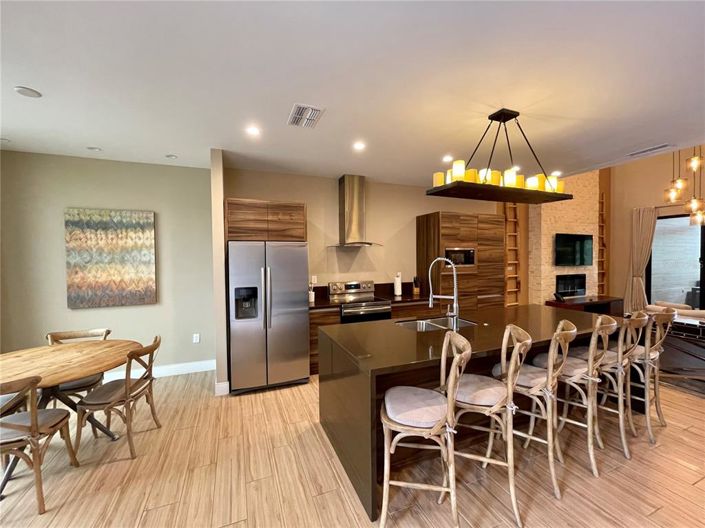 Image No.19-4 Bed Townhouse for sale