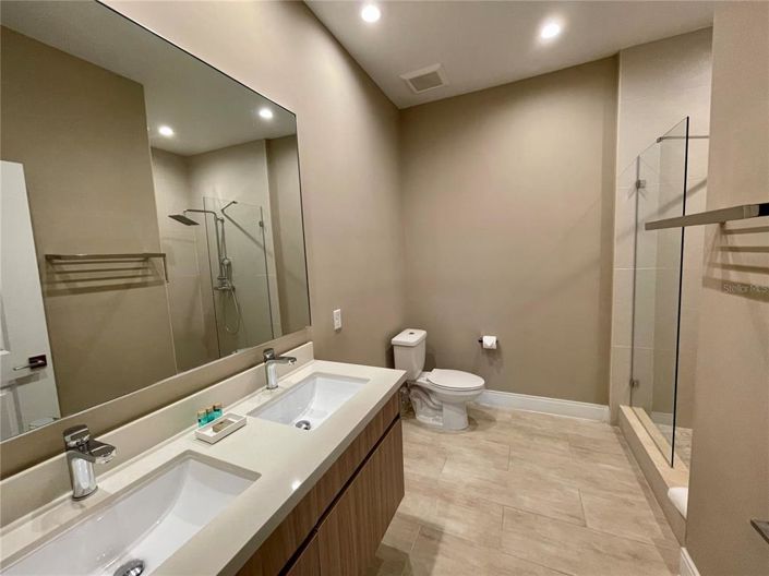 Image No.21-4 Bed Townhouse for sale