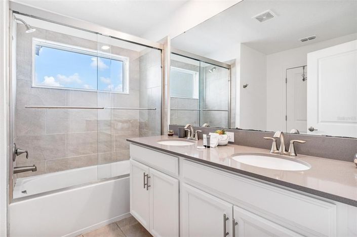 Image No.23-4 Bed Townhouse for sale