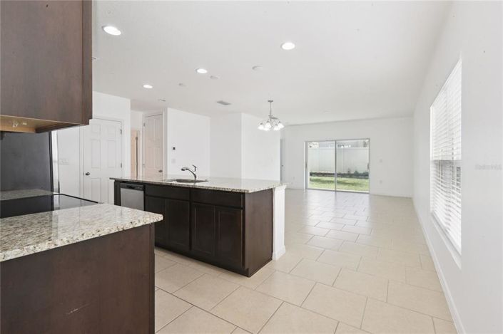 Image No.4-4 Bed Property for sale