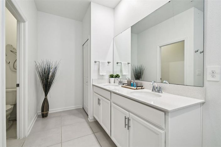 Image No.26-3 Bed Property for sale