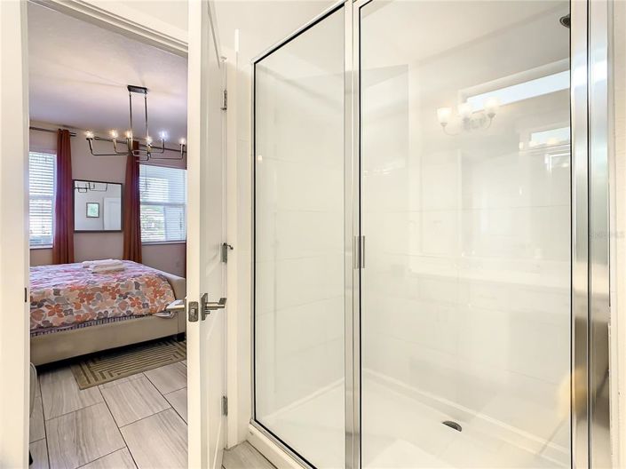 Image No.72-9 Bed Property for sale