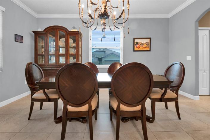 Image No.10-5 Bed Property for sale