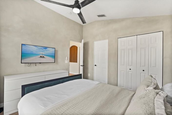 Image No.10-4 Bed Property for sale