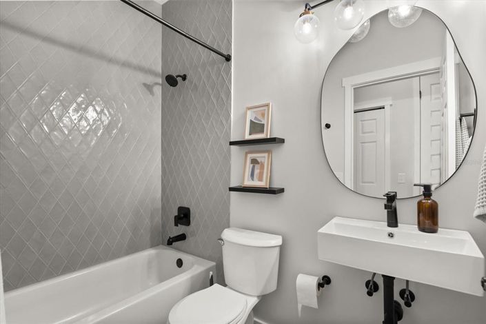 Image No.12-4 Bed Property for sale