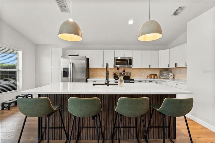 Image No.5-4 Bed Property for sale