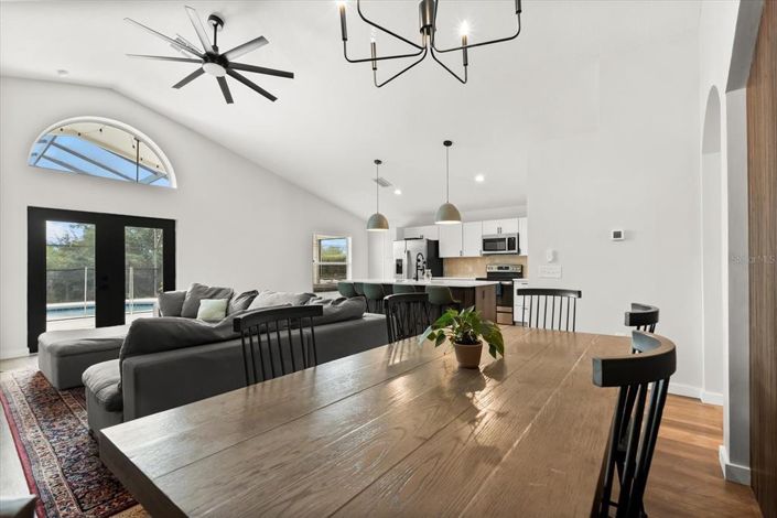 Image No.8-4 Bed Property for sale