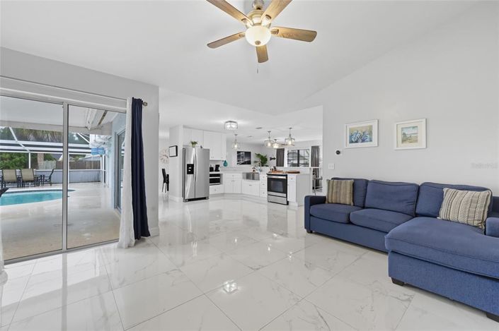 Image No.12-4 Bed Property for sale