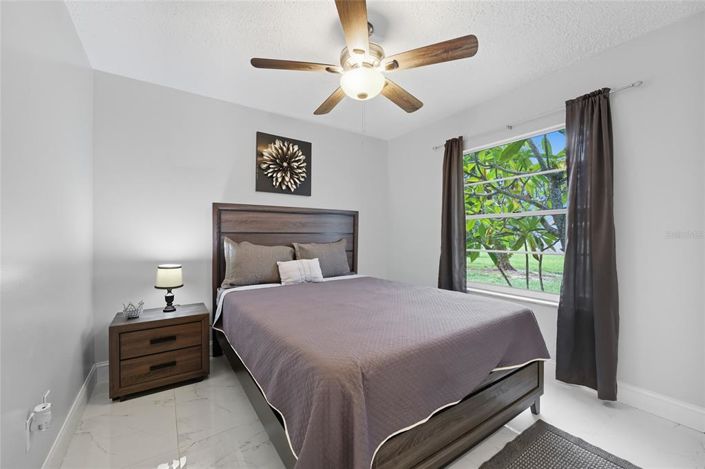 Image No.21-4 Bed Property for sale