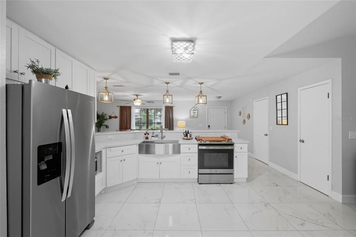 Image No.4-4 Bed Property for sale