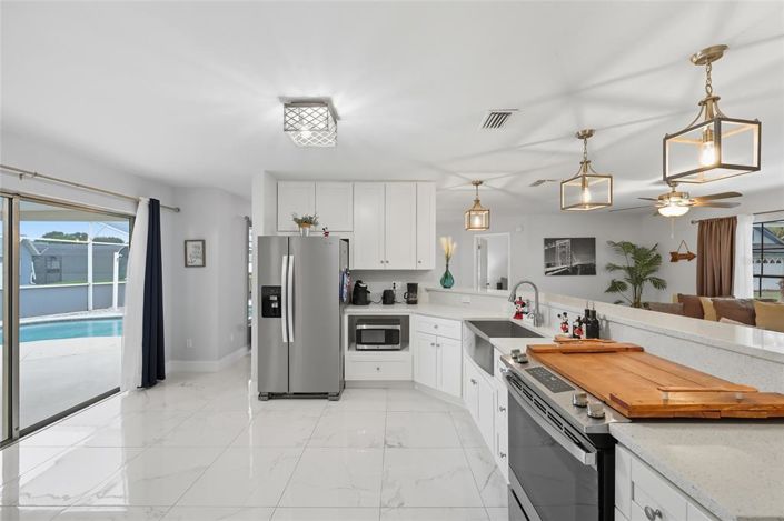 Image No.5-4 Bed Property for sale