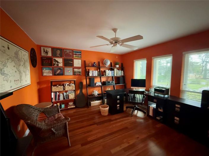 Image No.24-3 Bed Property for sale