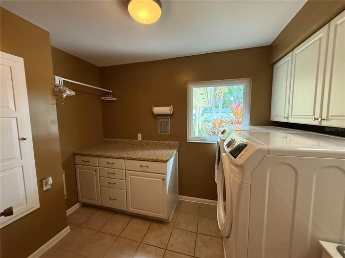 Image No.26-3 Bed Property for sale