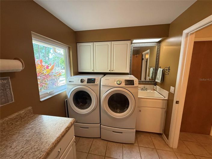 Image No.27-3 Bed Property for sale