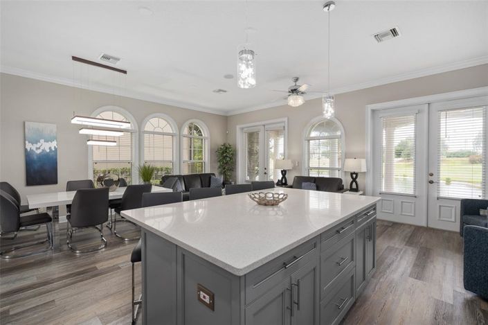 Image No.14-5 Bed Property for sale