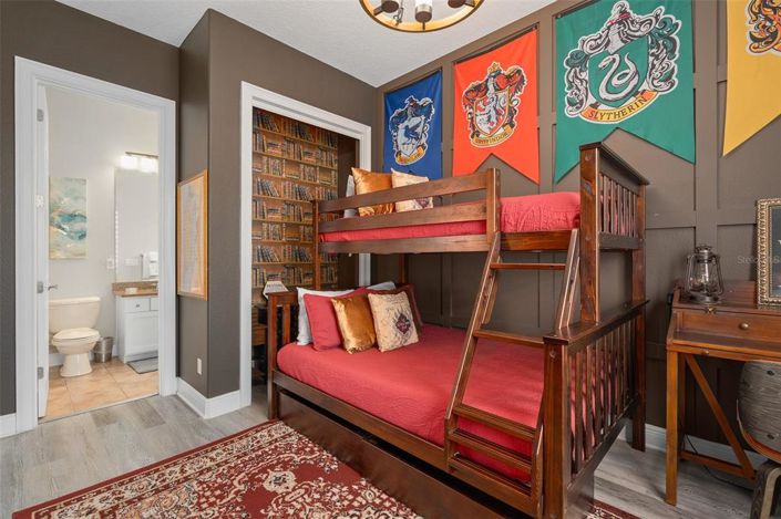 Image No.44-5 Bed Property for sale